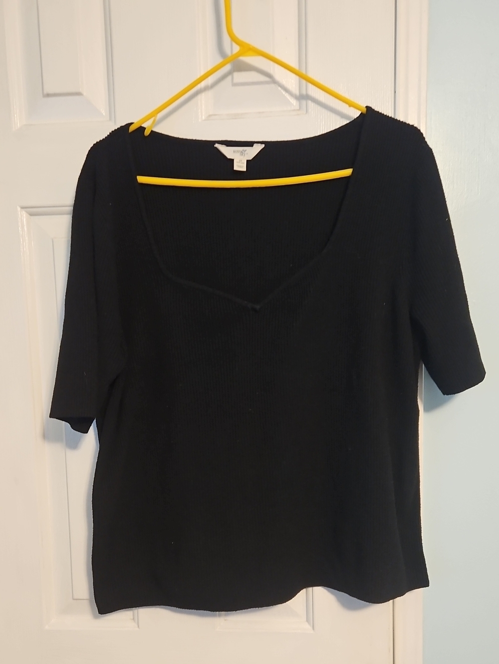 Terra & Sky Black Scoop Neck Short Sleeve Top